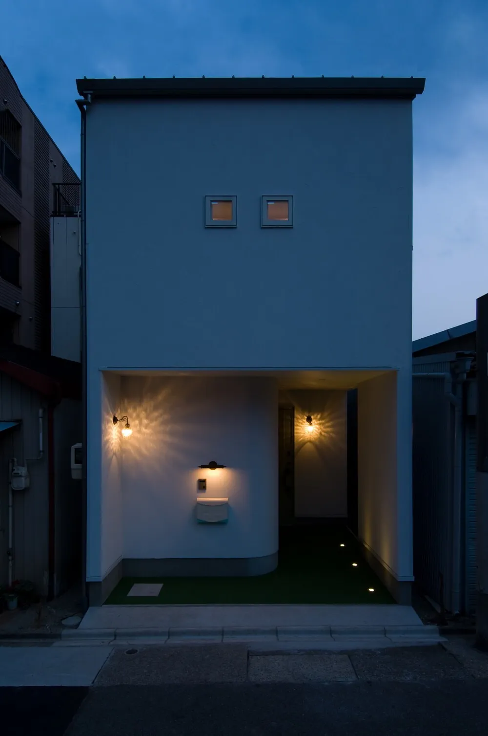 敷地間口4.6mに建つ北側リビングの家